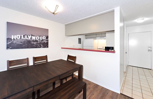 Palms House | The Bagley #211