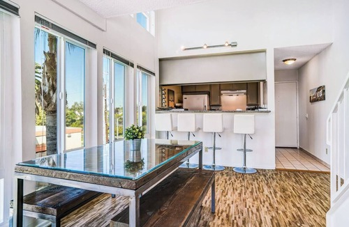 Palms Apartment | The Bagley #301 Loft Penthouse