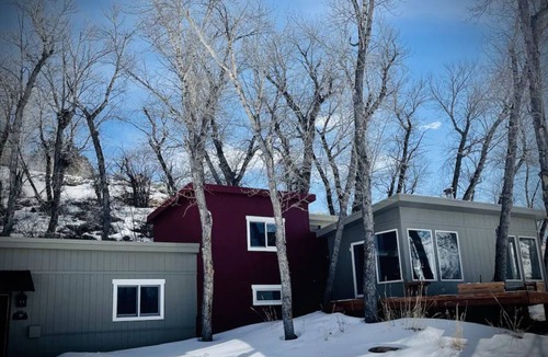 Woods Landing-Jelm Cabin | The Bear Den
