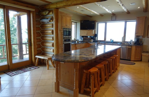 West Yellowstone Cabin | The Best & Coziest Cabin for Big Families/Groups in West Yellowstone!
