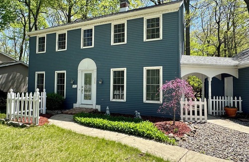 Bryan House | The Big Blue House – Spacious Bryan Retreat w/Game Room & Dog-Friendly Yard