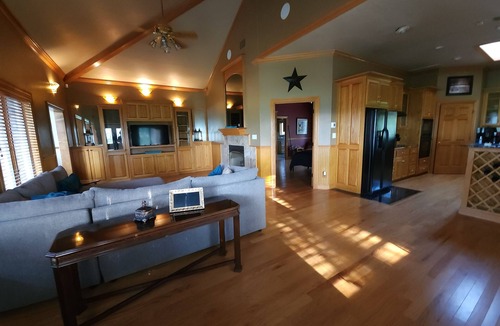 New Braunfels House | ★The BIG HAUS-Texas Oasis★ The LARGEST HOUSE in Comal Co.! Weddings, Events, etc