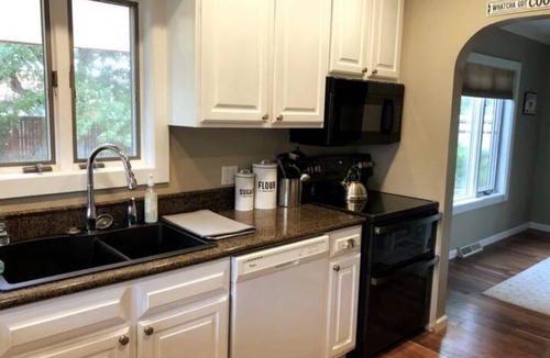 Ten Sleep House | The Big Horn Retreat: 4Bed/2Bath in Heart of Ten Sleep - Adventure meets Comfort