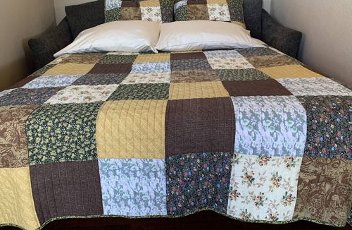 Grantsdale Apartment | The Bitterroot Bunkhouse