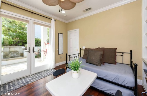 Torrey Highlands Apartment | The Black and White Suite at Torrey Highlands