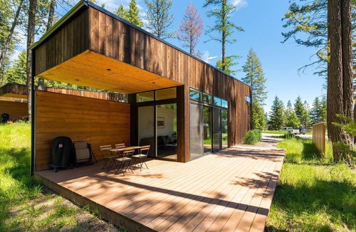 Lakeside Cabin | The Blackfoot at Stoner Creek Cabins