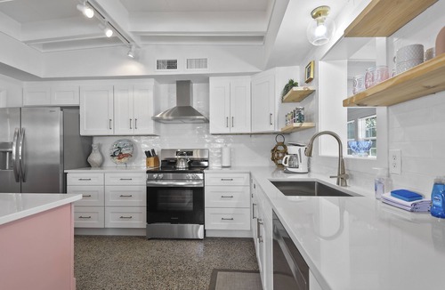 Savannah Beach House | The Blue Crab House-Heated Pool, Hot Tub, and stone's throw to the beach