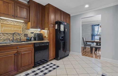 Gulf Hills House | The Blue Heron - close to beach & downtown Ocean Springs! Hot tub, kayaks, dock