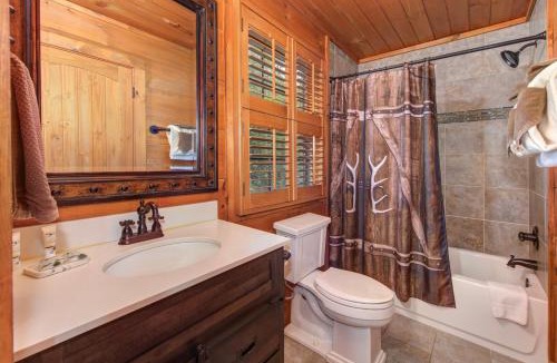 Chalet Village North House | The Buckhorn by Stony Brook Cabins