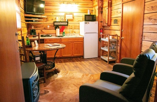 Hot Springs Cabin | The Cabin at Panther Valley Ranch
