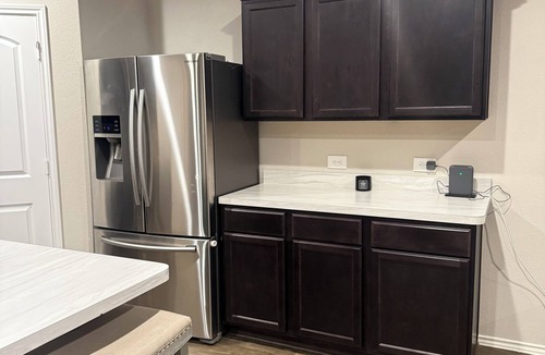 Barker House | The Camden Retreat Sleeps 10 Fast WiFi 80 Inch TVs
