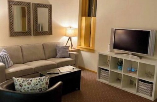 Mansfield House | The Carriage House - "Coachman's Inn unit"