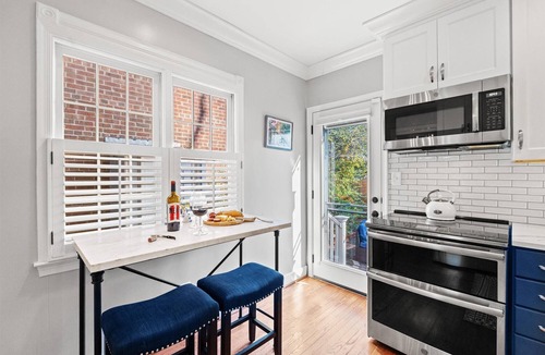 Old Town Alexandria House | The Cavalier - Quiet Corner of Old Town