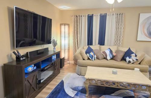 North Shore House | The Champions Retreat, Near Downtown, Stadiums, TMC