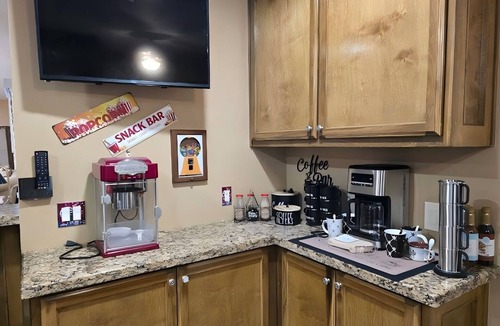 North Shore House | The Champions Retreat- Prime Location/Near Downtown Stadiums Medical Center