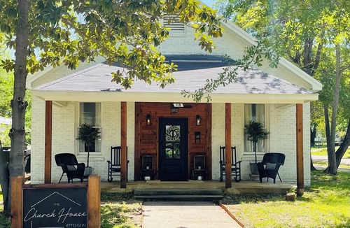 Jefferson House | The Church House - A Charming Newly Renovated House Full of History & Character!