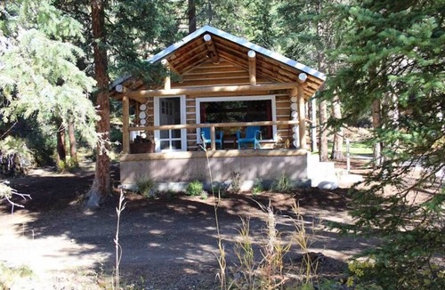 Gallatin Gateway Cabin | The closest you'll get to the Gallatin River