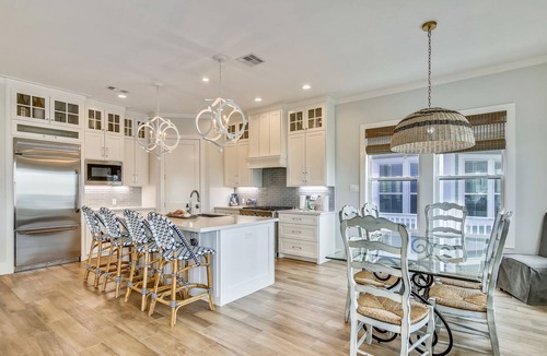 Beachside Village House | The Conch Castle | Hot Tub, Beach + Gulf Views!