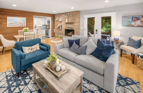 Inglewood Cottage | The Cottage at Lake Sammamish, Air Conditioning, Dog Friendly, Lake Access