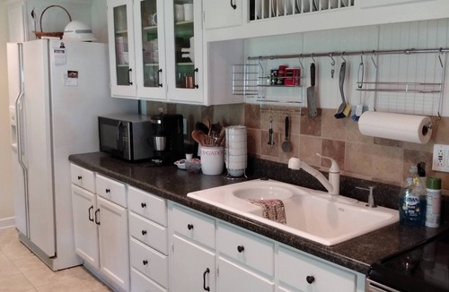 Lake Waccamaw Cottage | The Cottage by Hollingsworth Properties! Relax and enjoy its offerings.