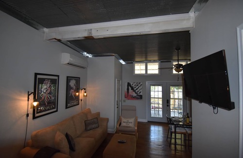 South Main Historic District House | The Cottage in the Historic South Main Arts District, Walk Everywhere Downtown