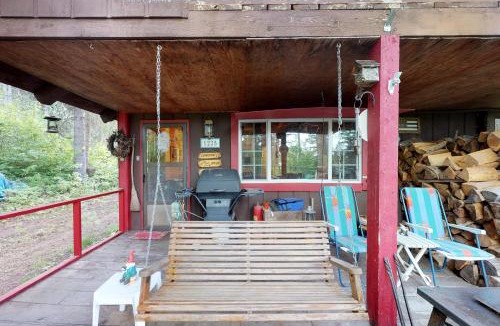 Cascade House | The Creekside Cabin