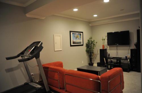 Glen Allen Villa | The Deluxe Oasis in the North West Suburbs of Richmond
