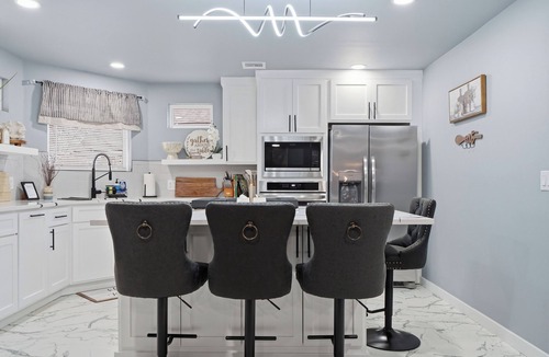 Tulsa House | The D’Luxe on Denver in Downtown Tulsa: Sleeps 11