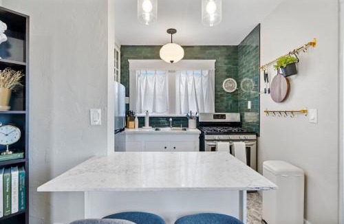 Golden Hill Apartment | The Downtown Carriage Flat