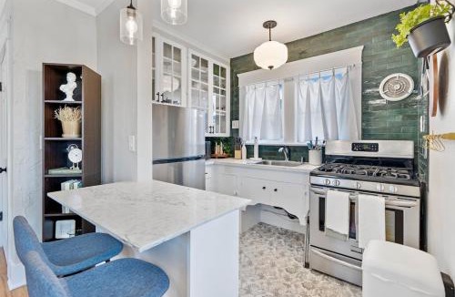Golden Hill Apartment | The Downtown Carriage Flat