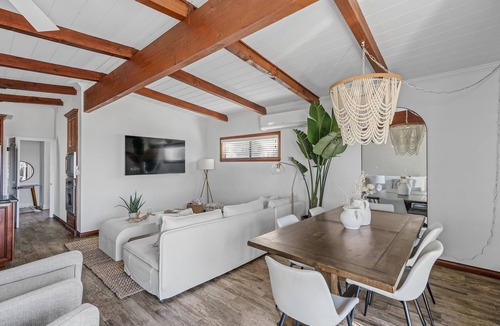 Point Loma House | The Driftwood. Oceanfront Retreat by Sunset Cliffs