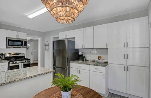 Eau Claire House | The Duke | 3BR 1 BA | Pet Friendly!