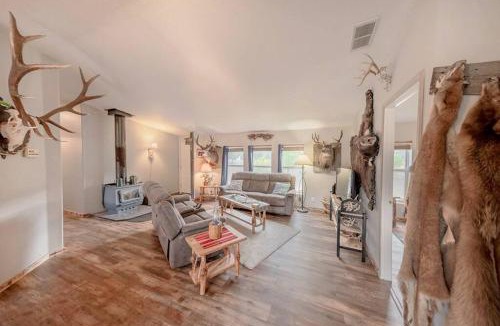 Boundary County House | The Elk Run 2 bed 2 bath family retreat with wifi