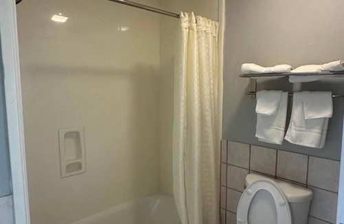 West Columbia Hotel | The Executive Inn & Suites
