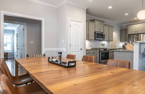 Southern Pines House | The Fairway on Crest: Luxurious Home Away from Home