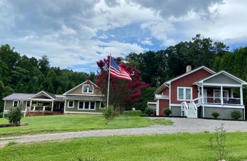Skyland House | The Farmhouse at Wolfehaven