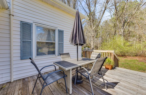 Fort Lawn House | 'The Farmhouse' in Fort Lawn w/Fire Pit & Deck!