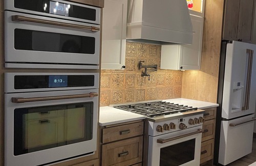 North Spearfish House | The Farmhouse in Spearfish Hot Tub 4 Stall Gar No Gravel Luxury Amenities!