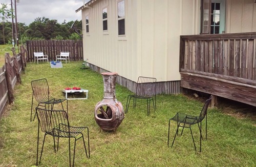 Fredericksburg House | The Farmhouse @ Spotted Sheep Farms - Close to town & wine