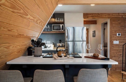 Lost Bridge Village Cabin | The Firefly