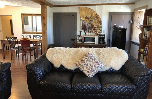 Bedford Apartment | The Flat above Horn O Plenty Freshtaurant