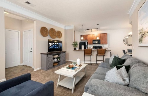 Preserve North Apartment | The Gahanna Haven | ~Attached Garage~ | No Steps!