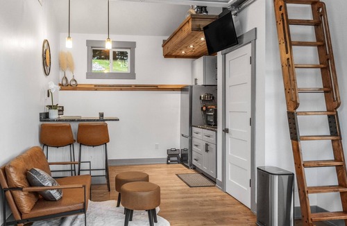 Lakeside House | The Glaicer House w/pool & hot tub