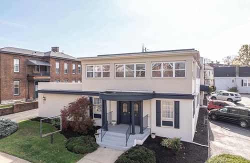 Ludlow Apartment | The Grand Elm Suite 1 – Sleeps 4