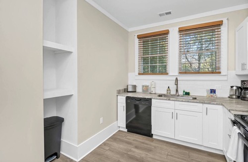 Eau Claire Apartment | The Grove on Margrave | Downstairs Duplex | 3BR2BA