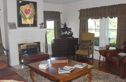 Paris Bed & Breakfast | The Guesthouse at Rosecrest Farm