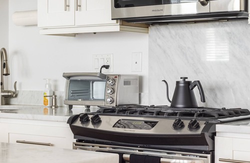 Columbus Park - Andrew Square Condo | The Heart of Southie (Garage + Roof Deck)