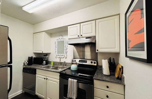 Knox - Henderson Apartment | The Hidden Gem of Dallas