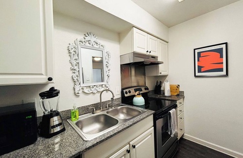 Knox - Henderson Apartment | The Hidden Gem of Dallas