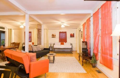 Rosewood House | The Historic Cottage Screened Porch & Hammock